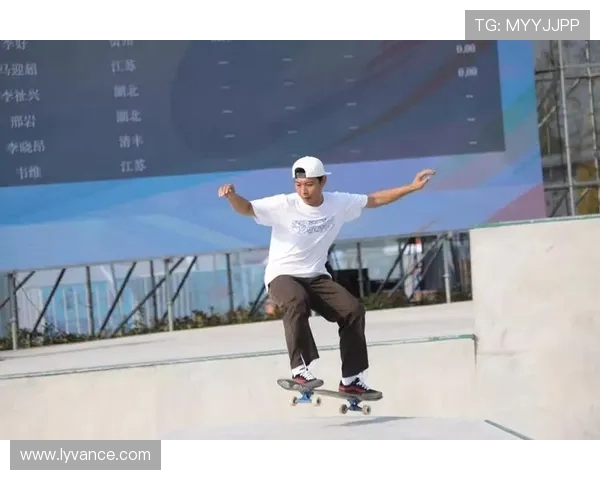 北京极限运动队在世界滑板锦标赛中以64分稳居积分榜首位