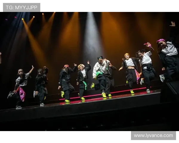 街舞文化探秘：北京街舞队包夹技巧与团队协作的深度解析