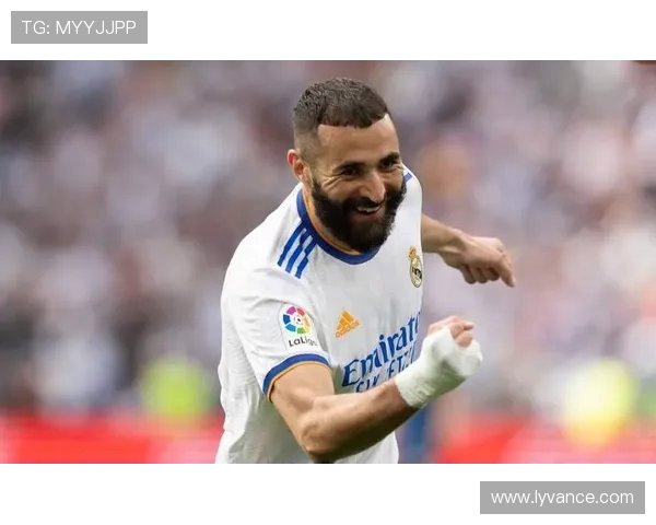 卡里姆本泽马从皇家马德里传奇射手到沙特赛场核心的辉煌转变