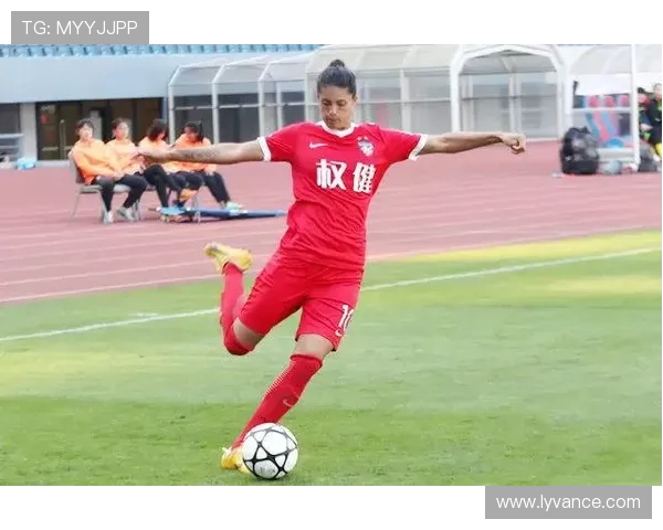 上海女足迎战大连权健展现巾帼风采争夺女超联赛荣誉