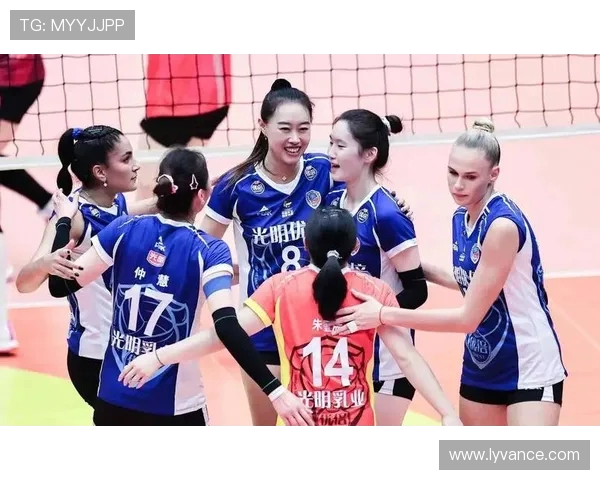 中国女排在南京迎战意大利队全力争胜展现团队精神与竞技风采