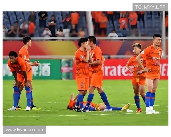 中超焦点战国安迎战上港争夺季后赛名额激烈对决引发球迷热议